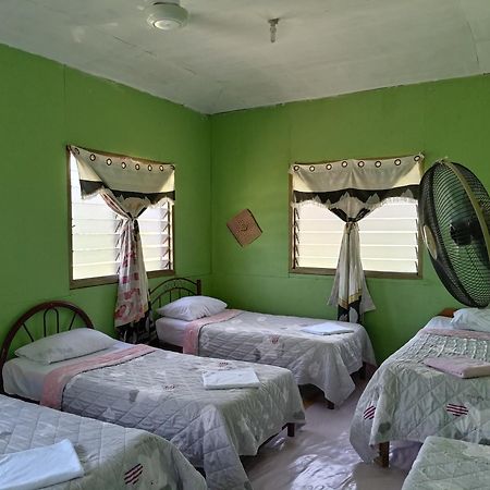 Mulu D Cave Homestay Екстериор снимка