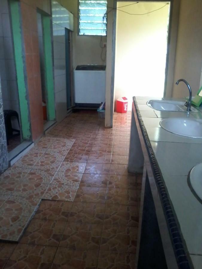 Mulu D Cave Homestay Екстериор снимка