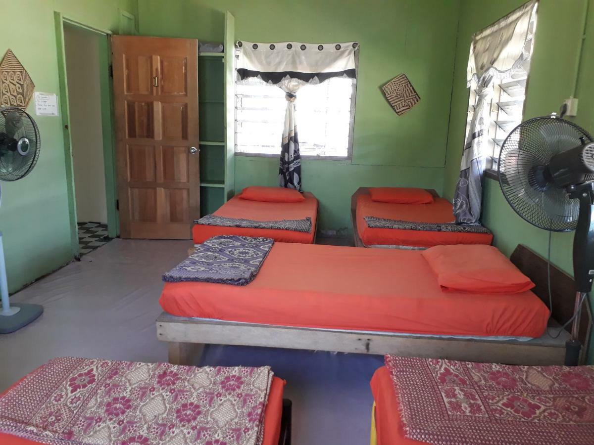 Mulu D Cave Homestay Екстериор снимка