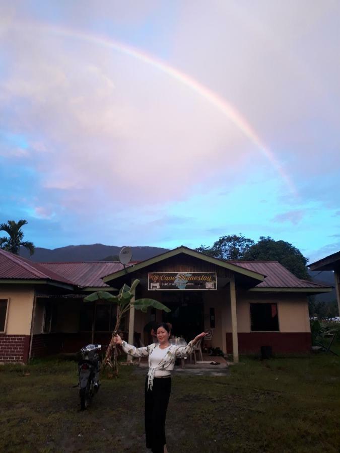 Mulu D Cave Homestay Екстериор снимка