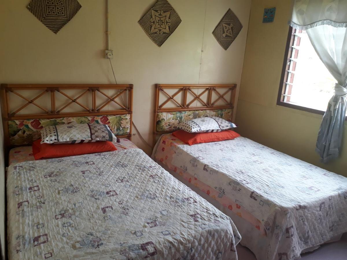 Mulu D Cave Homestay Екстериор снимка