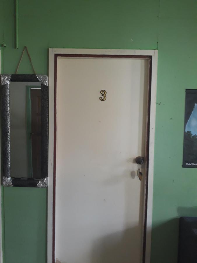 Mulu D Cave Homestay Екстериор снимка