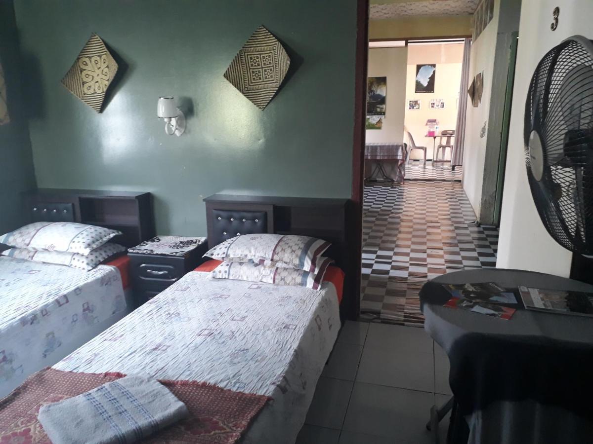 Mulu D Cave Homestay Екстериор снимка
