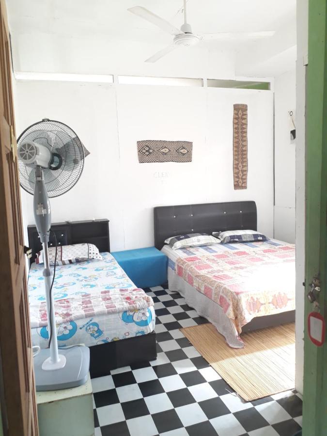 Mulu D Cave Homestay Екстериор снимка